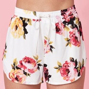 Kendall & Kylie floral shorts